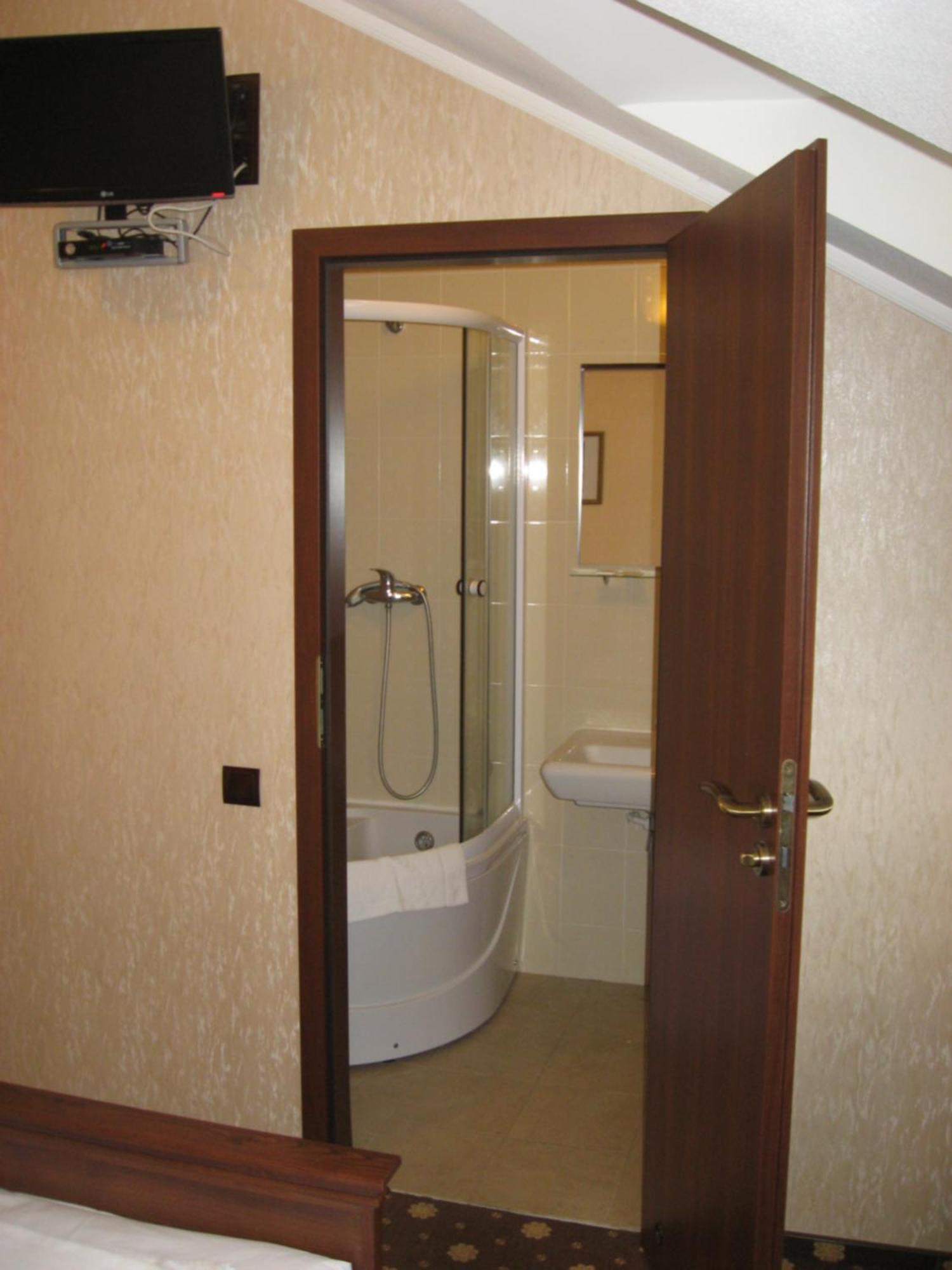 Shato Paradis Hotel イルピン 部屋 写真