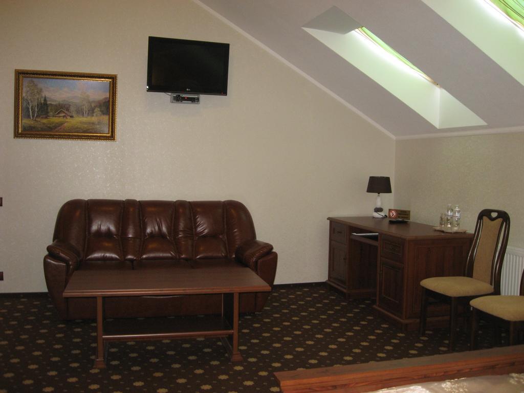 Shato Paradis Hotel イルピン 部屋 写真