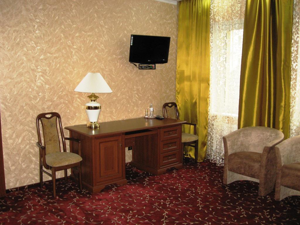 Shato Paradis Hotel イルピン 部屋 写真