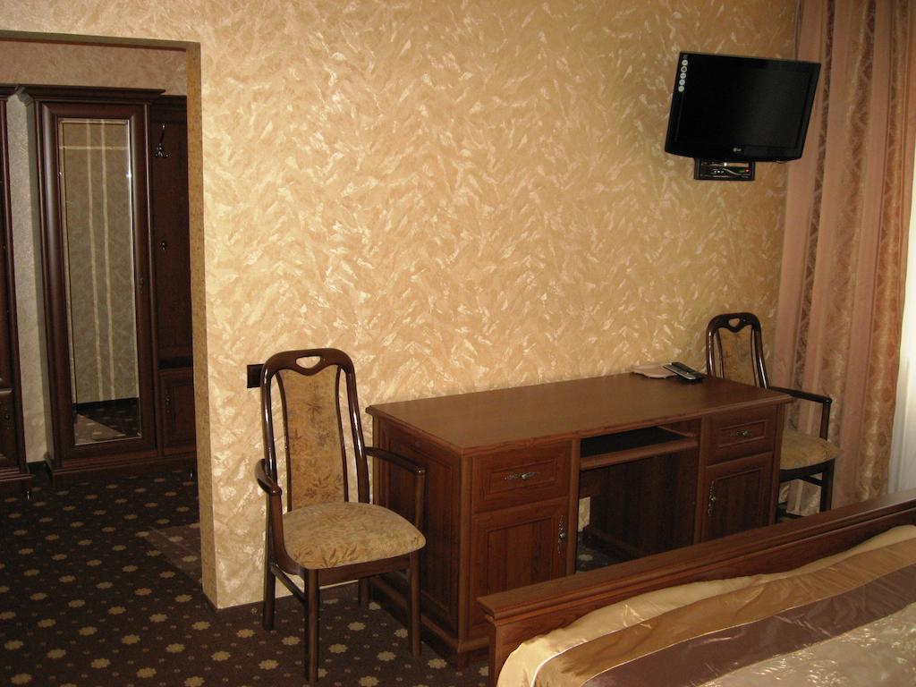 Shato Paradis Hotel イルピン 部屋 写真